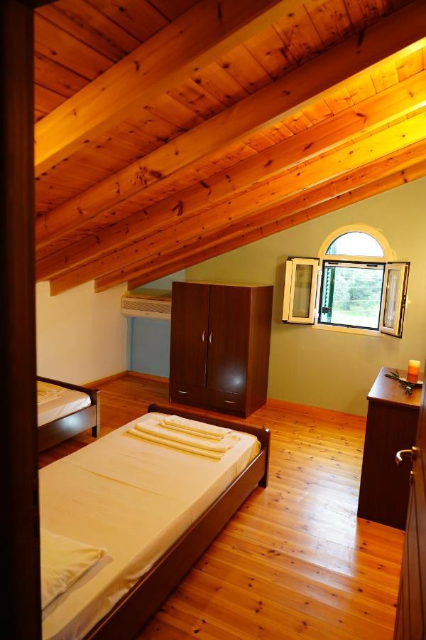 Stefanias Appartments Agios Matthaios  Екстер'єр фото