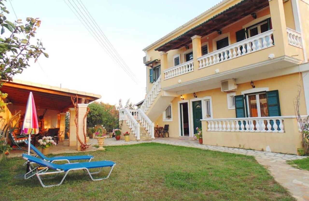 Stefanias Appartments Agios Matthaios  Екстер'єр фото