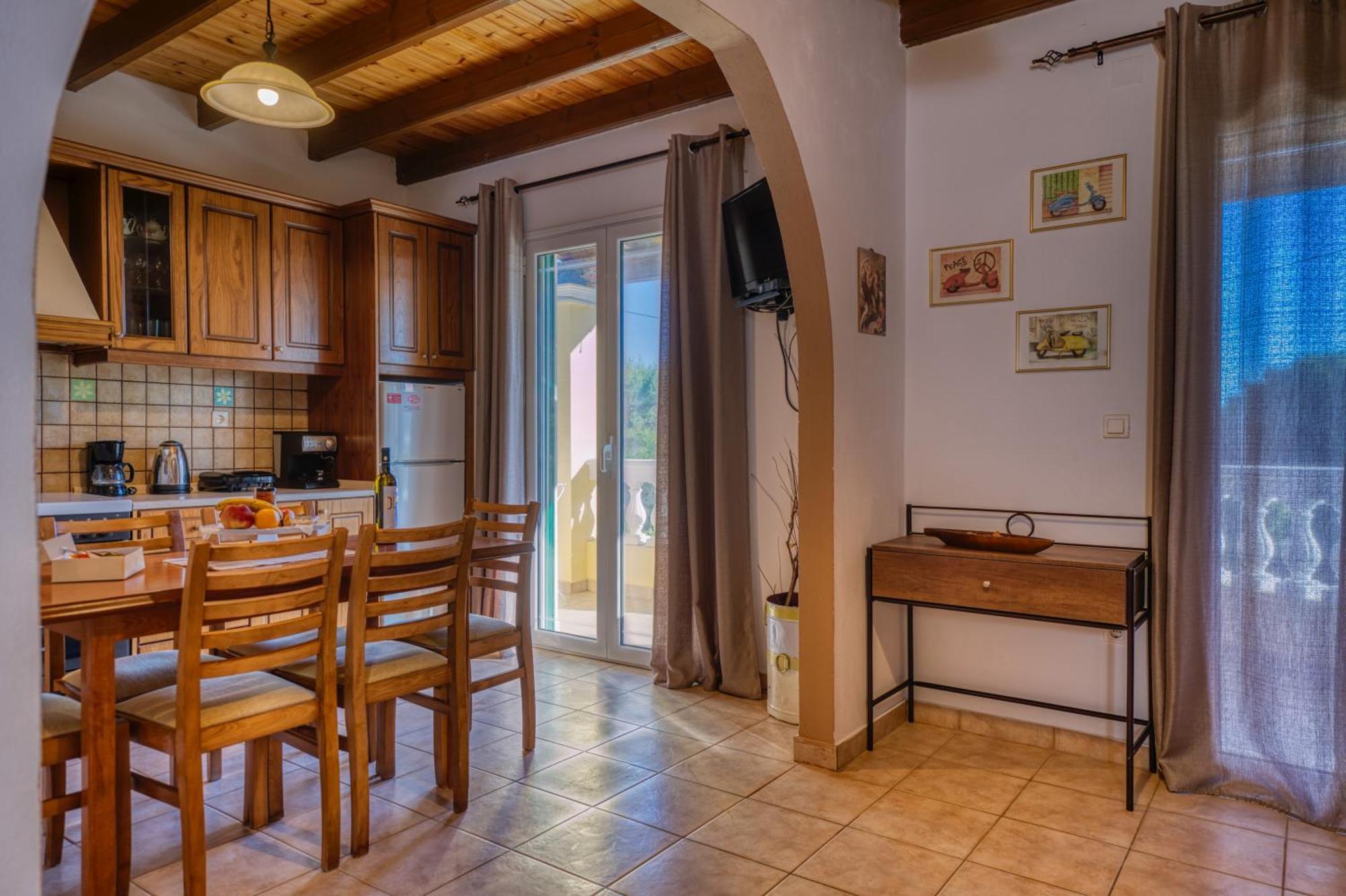 Stefanias Appartments Agios Matthaios  Екстер'єр фото